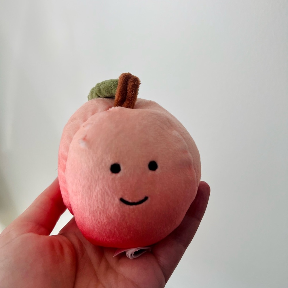 Jellycat Fabulous Fruit Peach *bum tags only